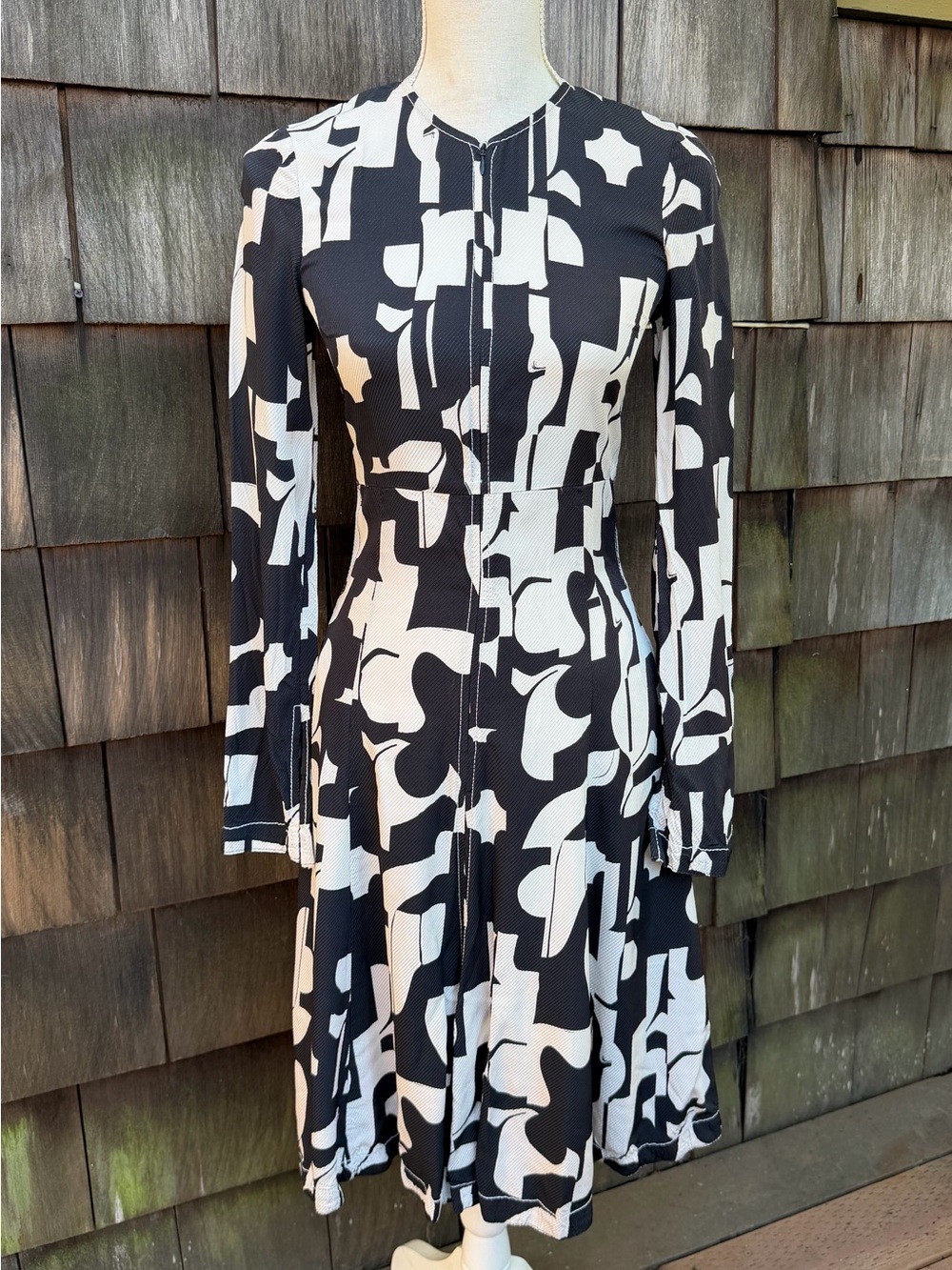 H&M Studio dress black white print Sz Small flared sleeves pockets zipper front